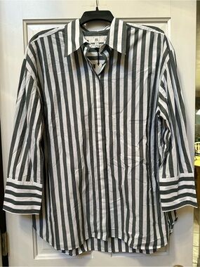 NWT Banana Republic Relaxed Black and White Vertical Stripe Button-Down Shirt